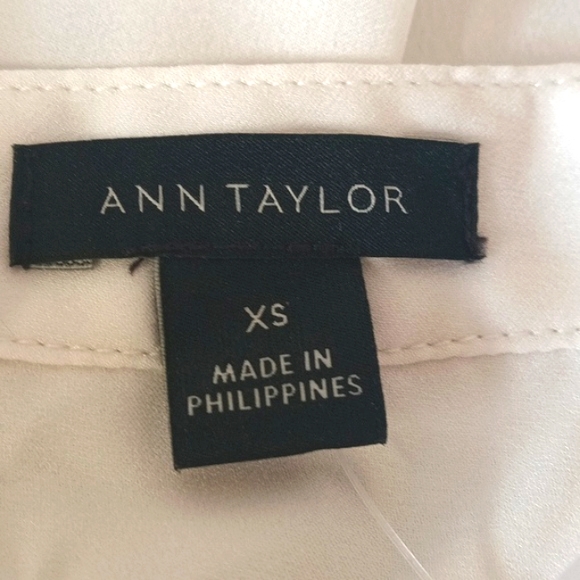 NWT Ann Taylor Pretty Creamy Blouse Made In Philippines Women's Size XS - Picture 9 of 11
